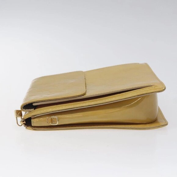 Share LOUIS VUITTON Monogram Vernis Motto Accessory Pouch Beige - Picture 4 of 16
